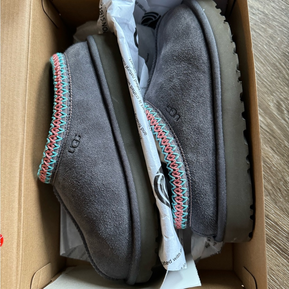 Ugg Tasman